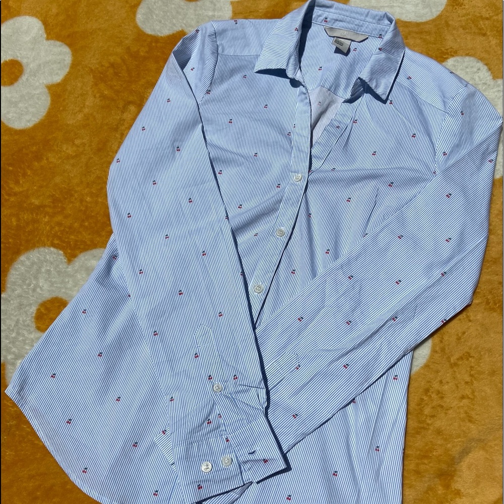 h&m light blue cherry striped blouse🍒